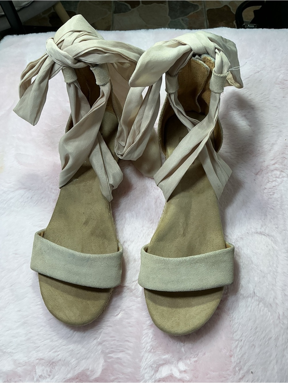 UGG Cream Tie-Wrap Ankle Sandals b123